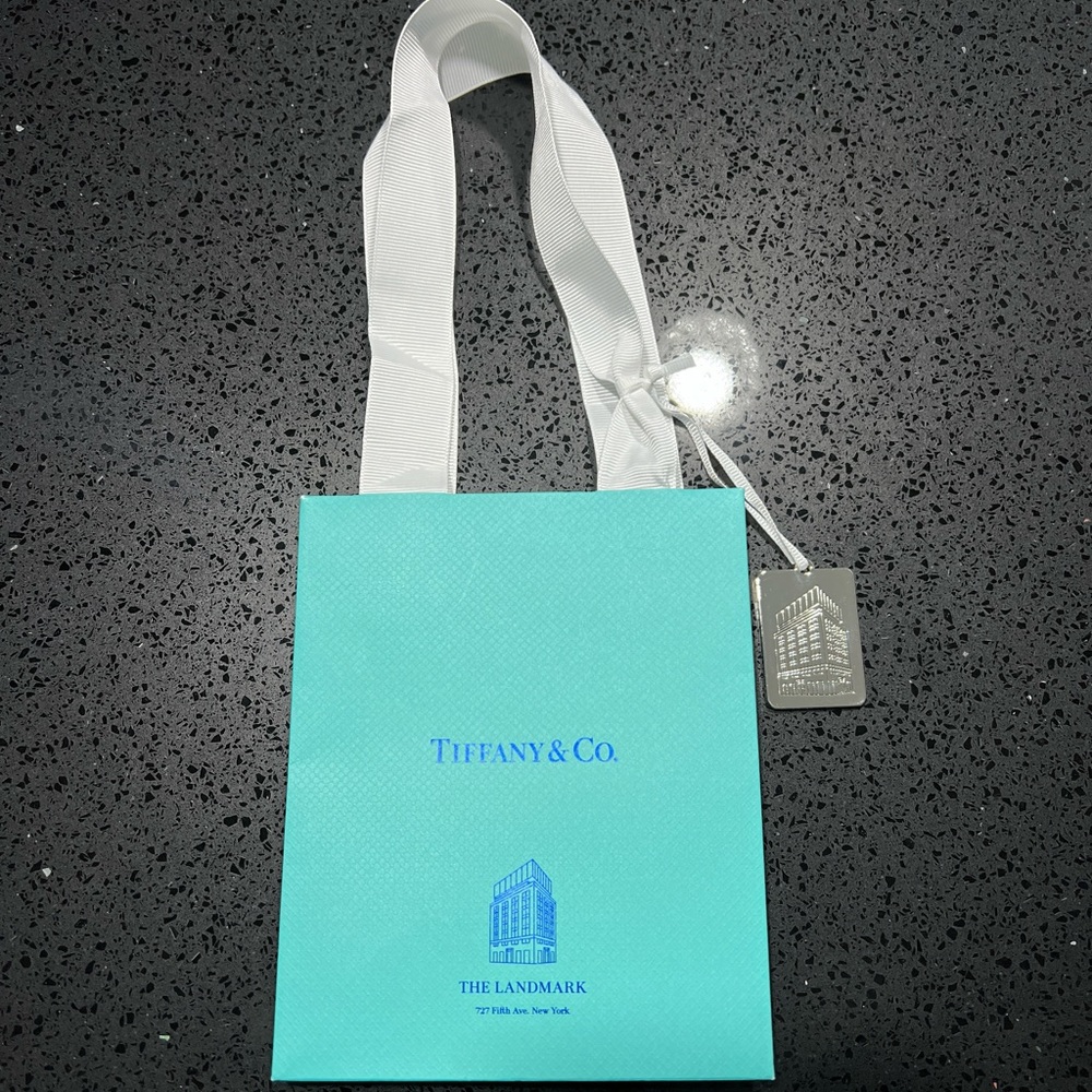 Landmark exclusive‎ - Picture 7 of 7